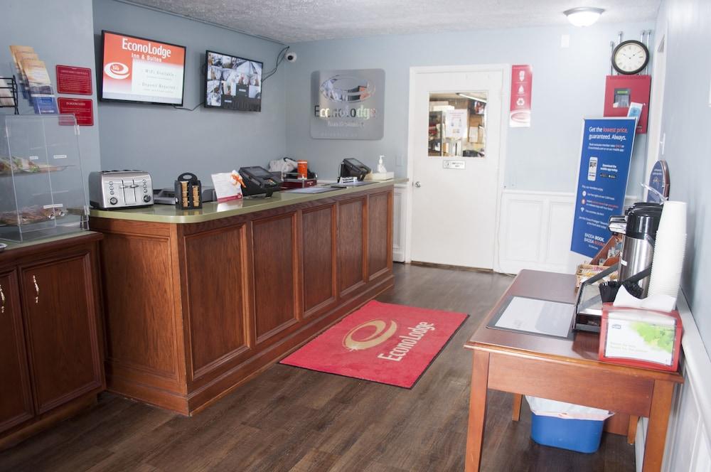 Econo Lodge Inn & Suites South Sandusky Extérieur photo
