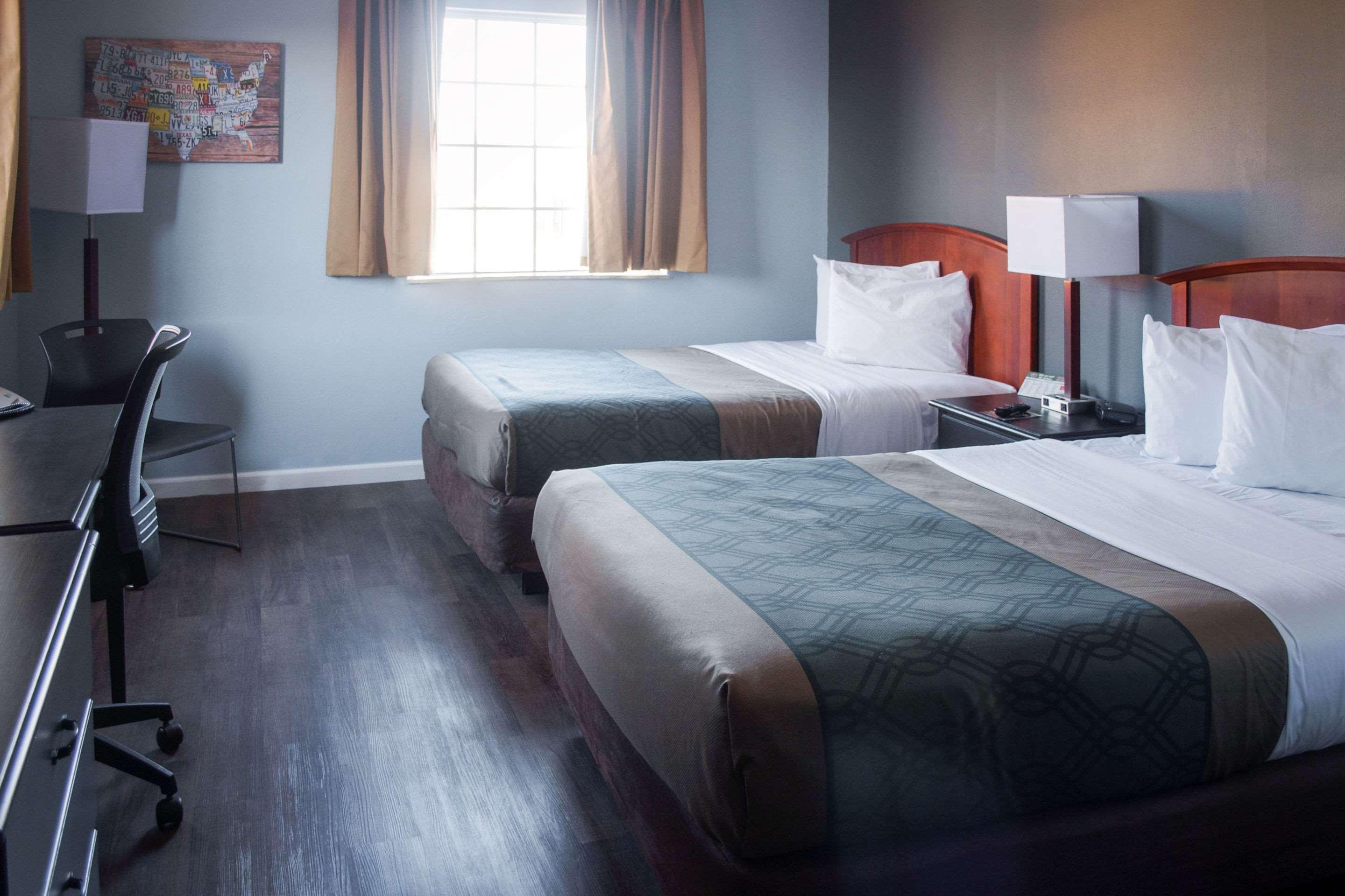 Econo Lodge Inn & Suites South Sandusky Extérieur photo