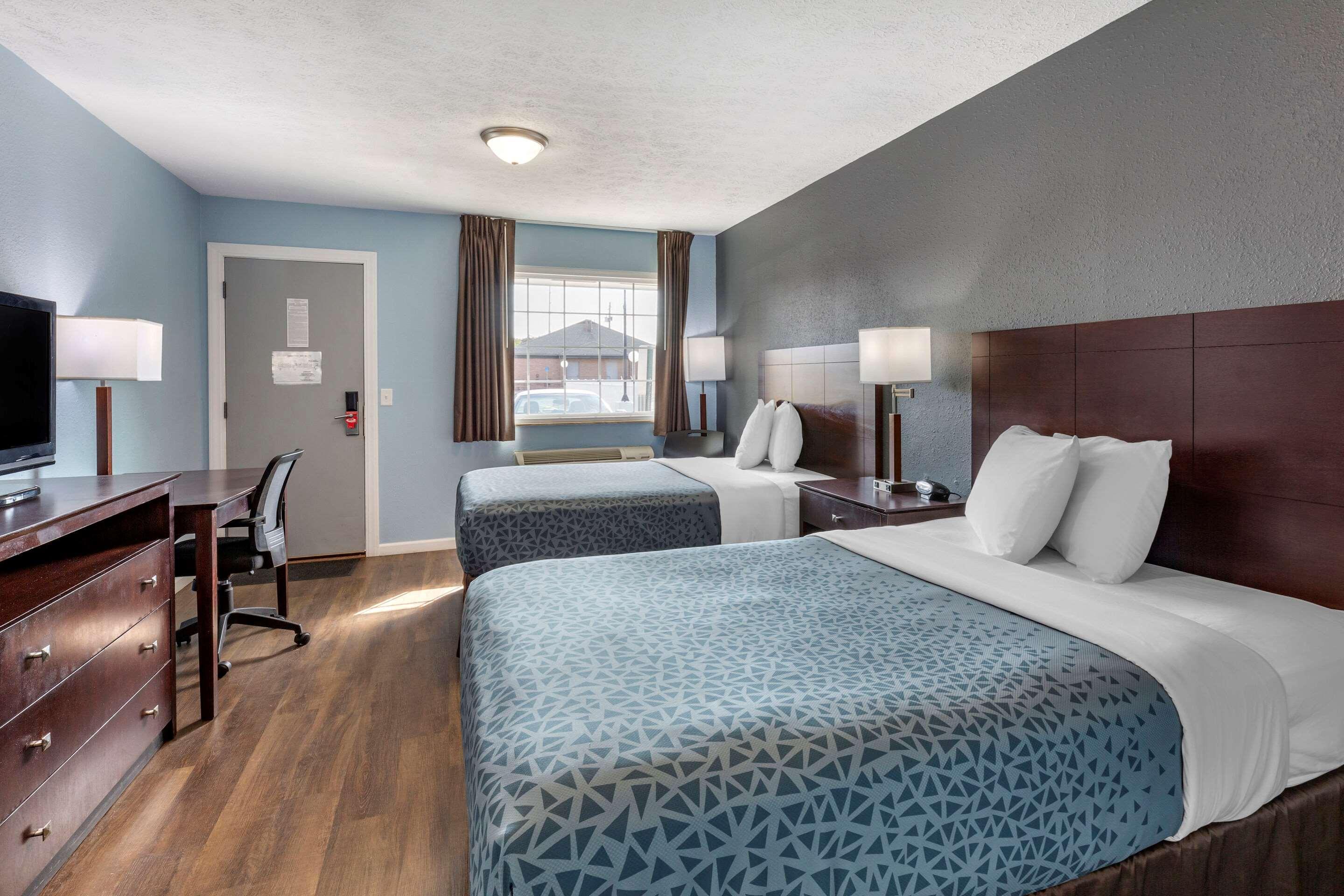Econo Lodge Inn & Suites South Sandusky Extérieur photo