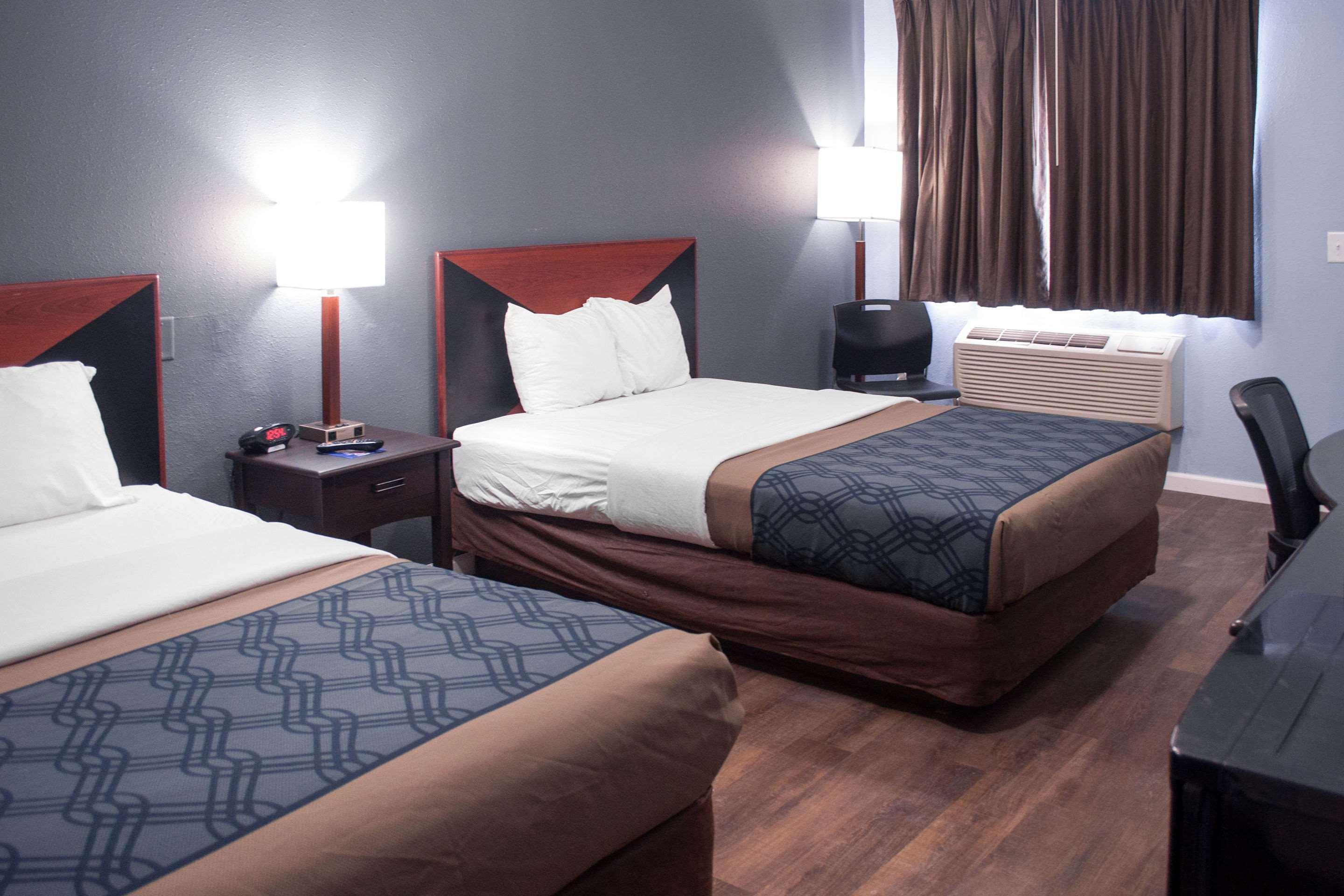 Econo Lodge Inn & Suites South Sandusky Extérieur photo