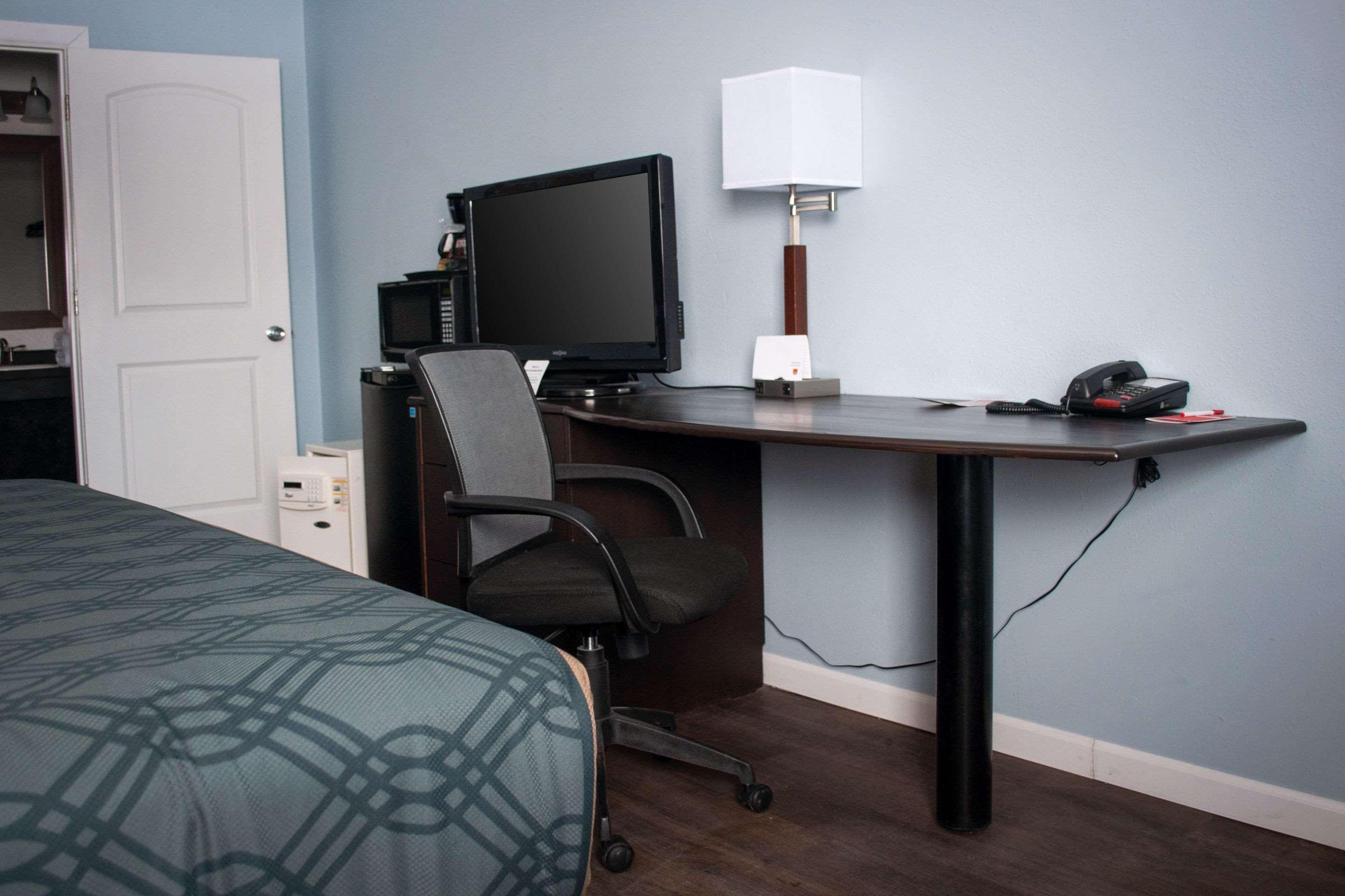 Econo Lodge Inn & Suites South Sandusky Extérieur photo