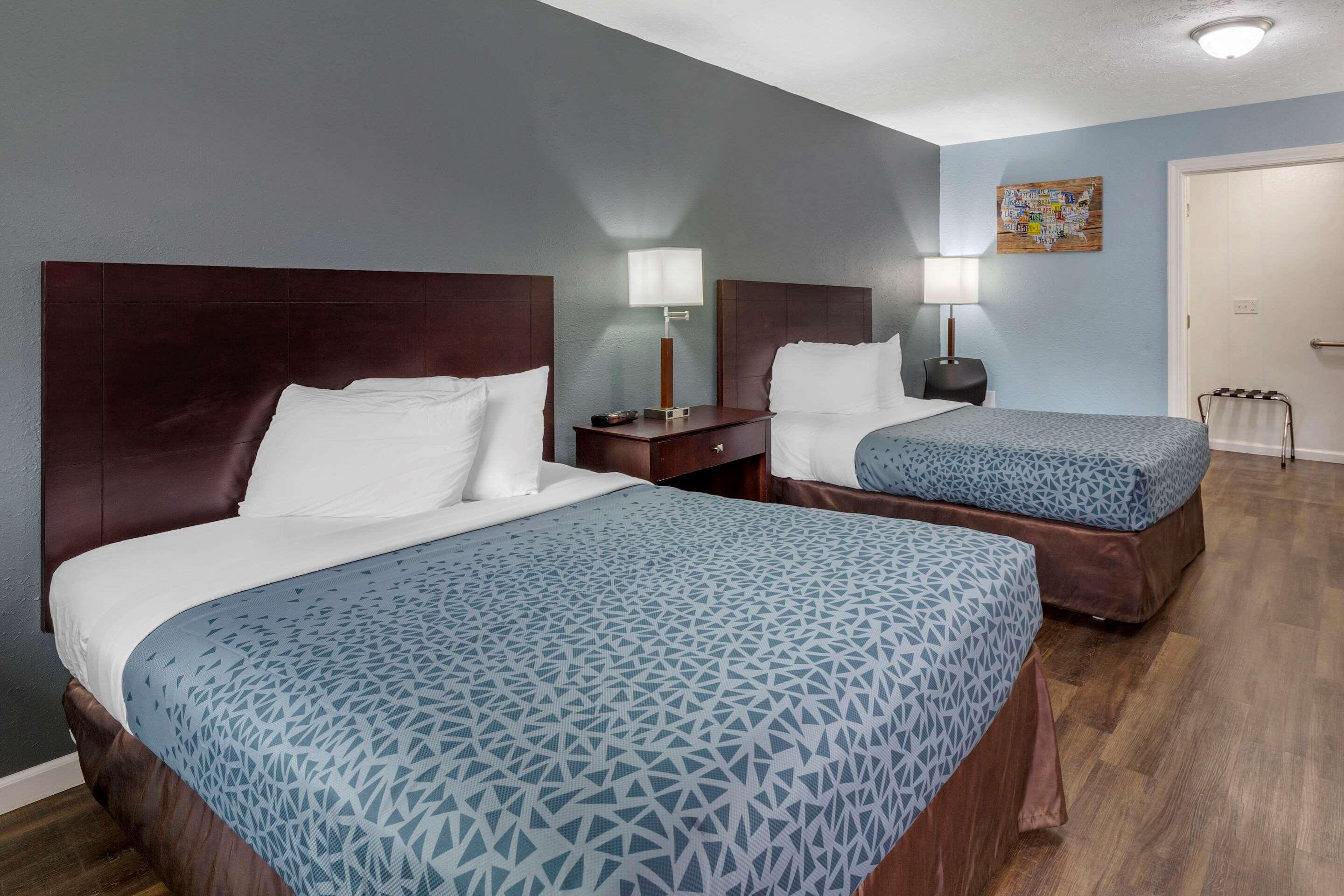 Econo Lodge Inn & Suites South Sandusky Extérieur photo