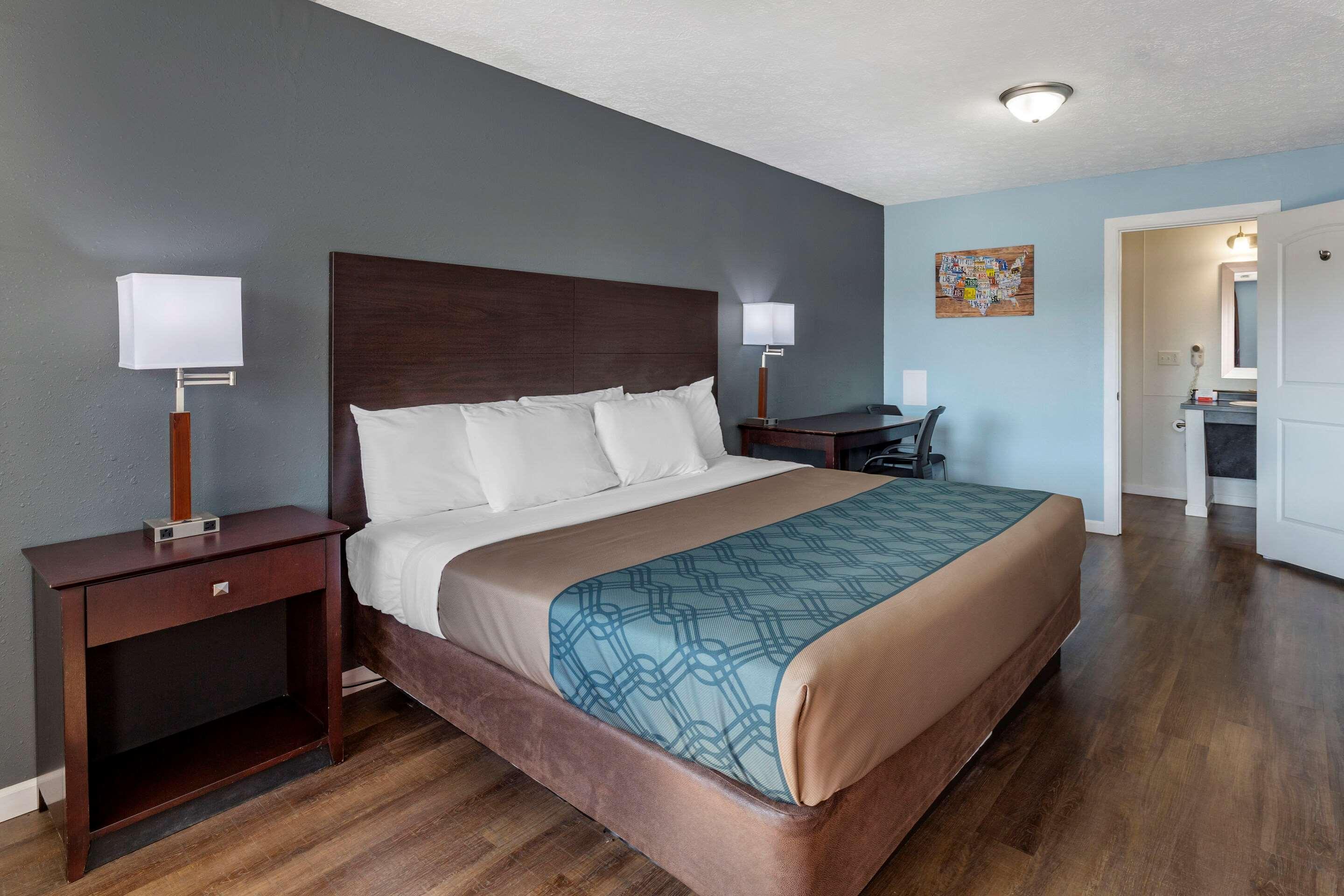 Econo Lodge Inn & Suites South Sandusky Extérieur photo