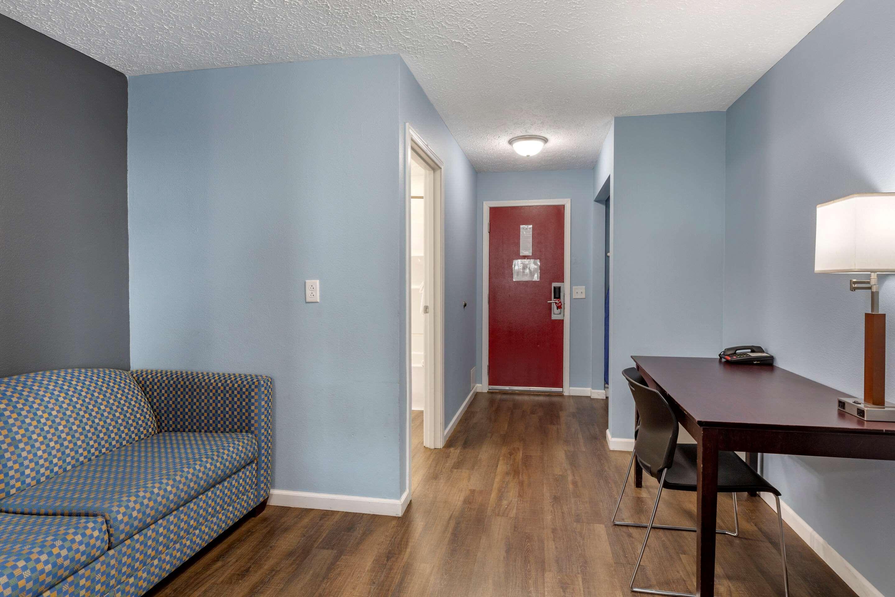 Econo Lodge Inn & Suites South Sandusky Extérieur photo