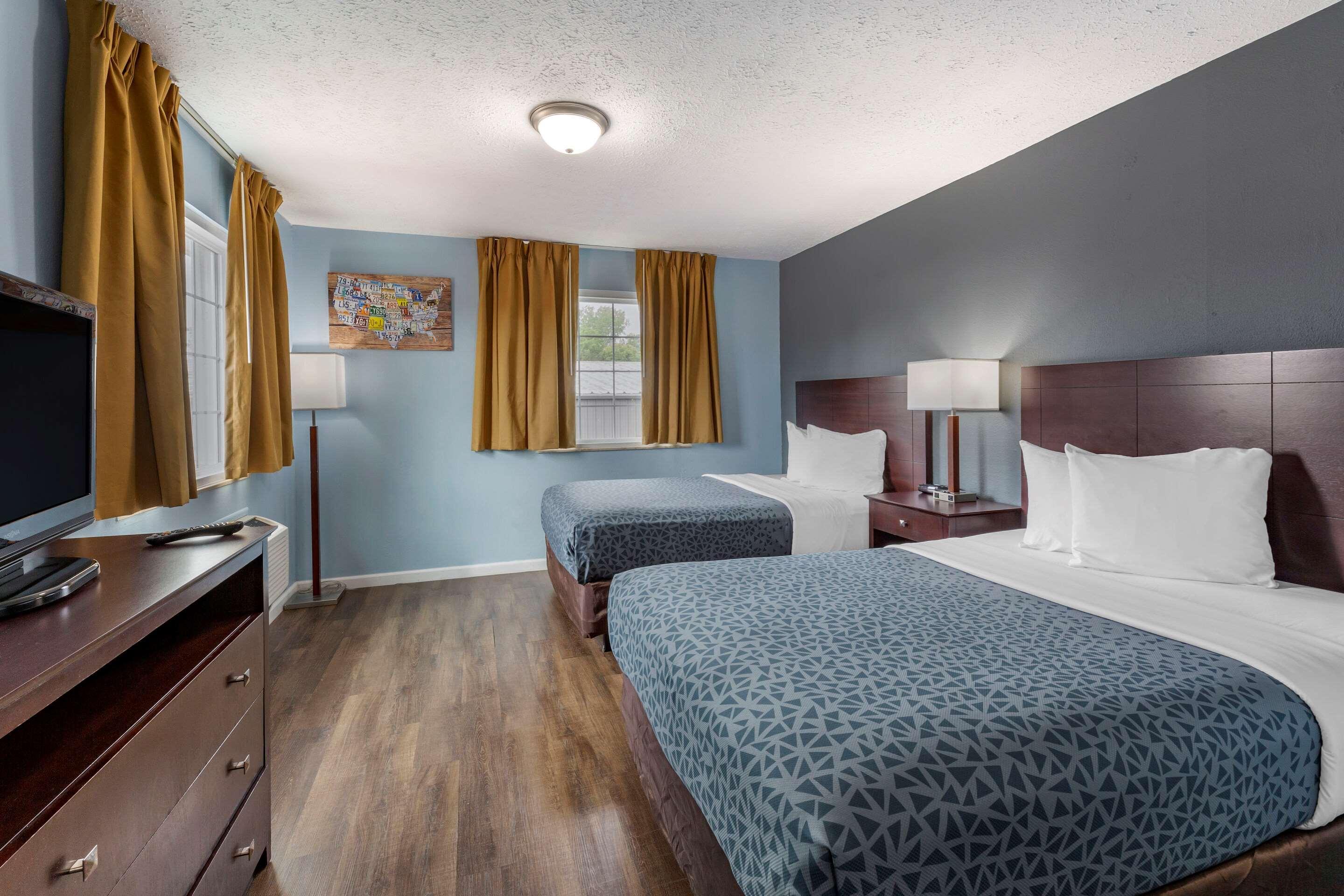 Econo Lodge Inn & Suites South Sandusky Extérieur photo