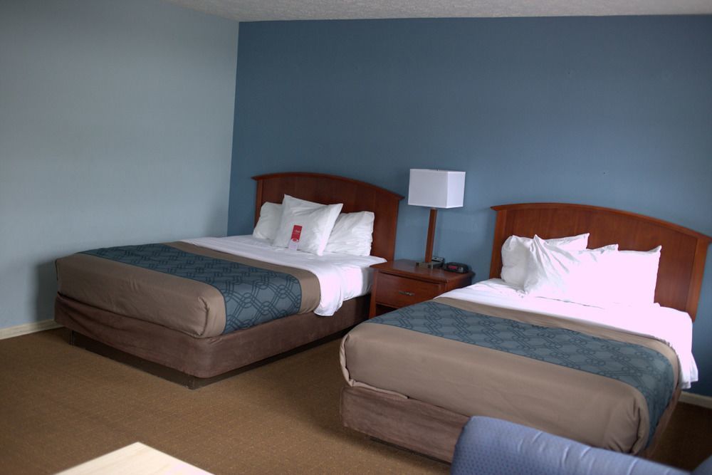 Econo Lodge Inn & Suites South Sandusky Extérieur photo