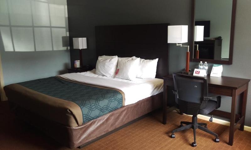 Econo Lodge Inn & Suites South Sandusky Extérieur photo