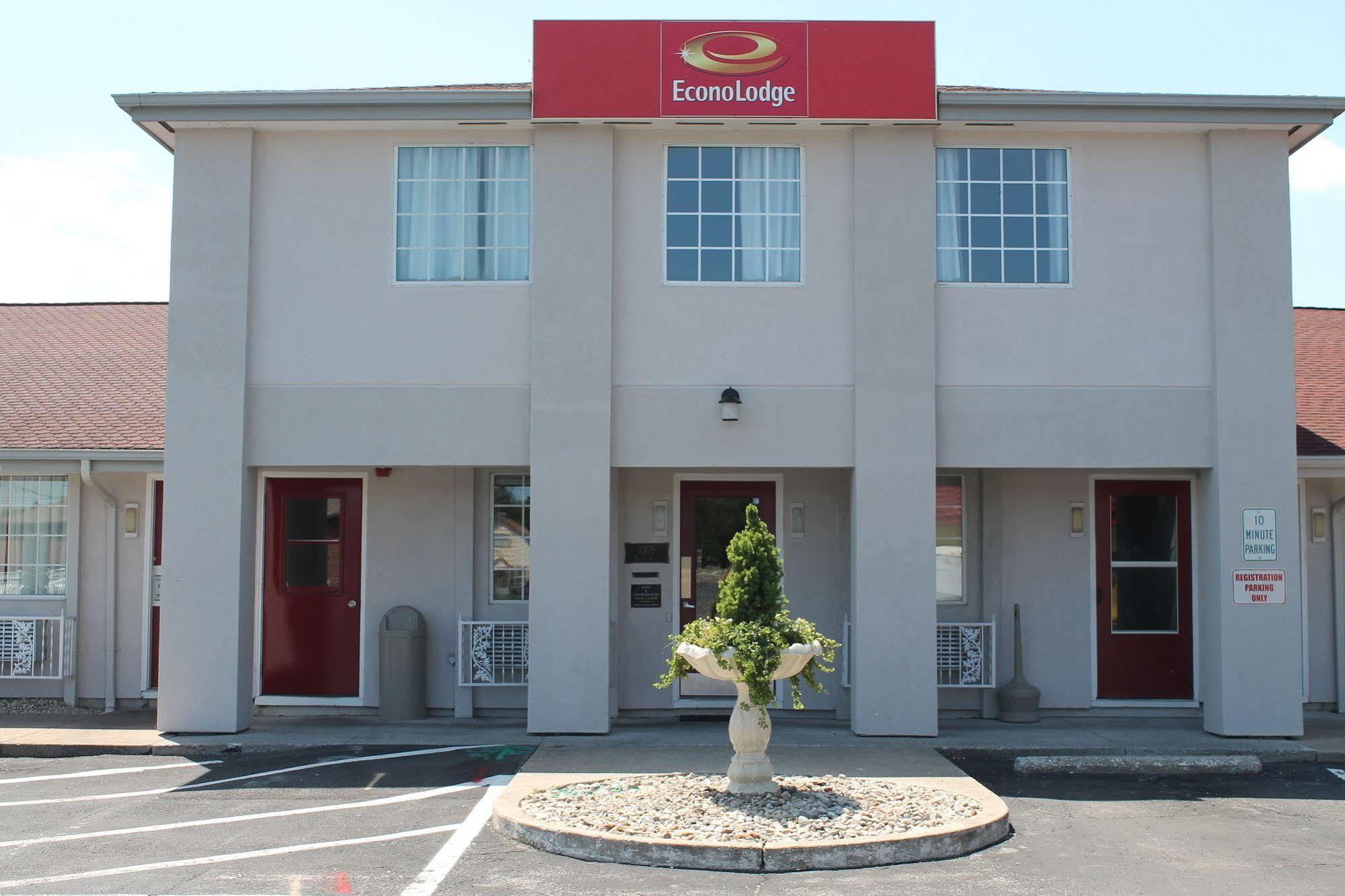 Econo Lodge Inn & Suites South Sandusky Extérieur photo