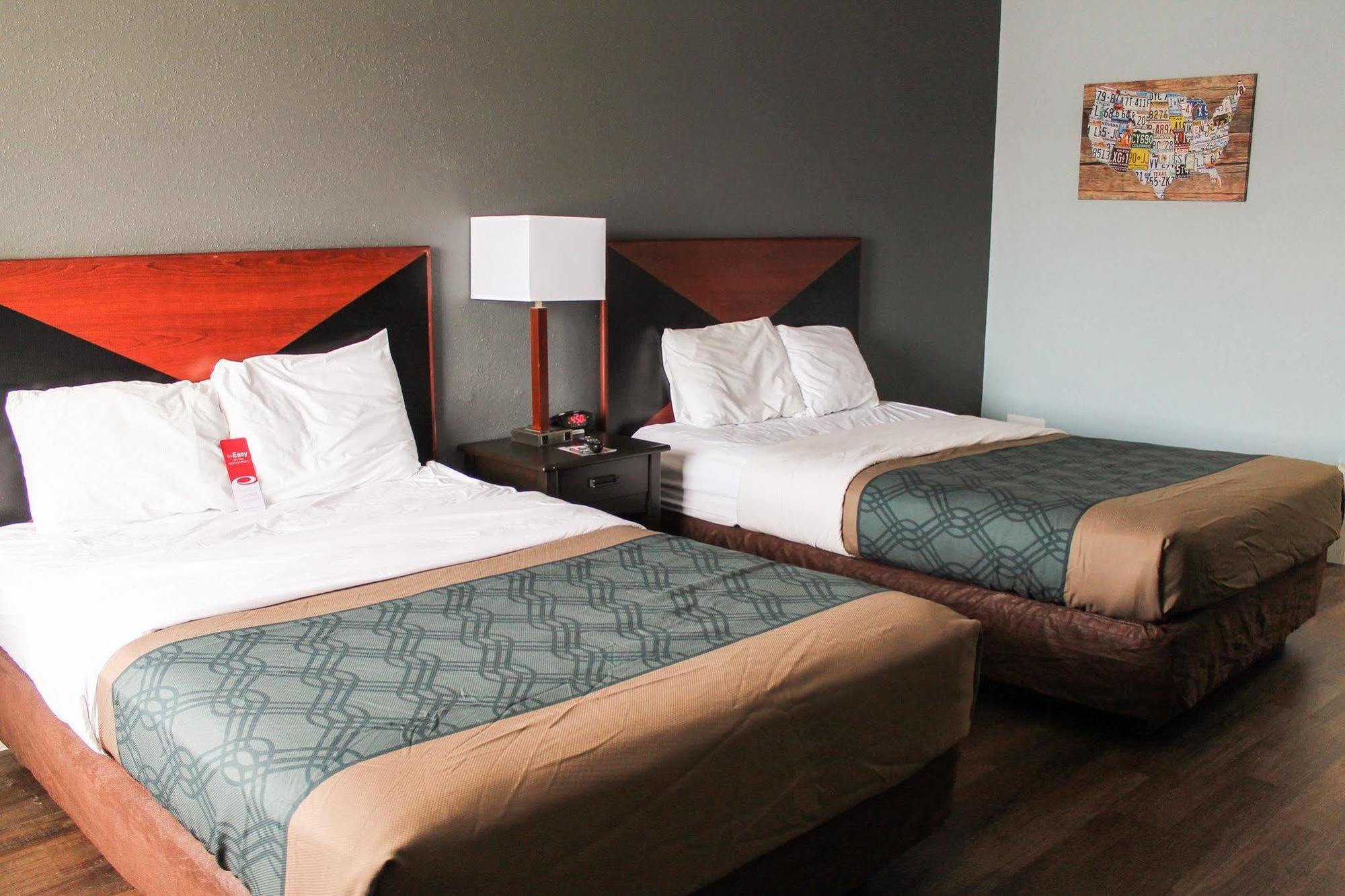 Econo Lodge Inn & Suites South Sandusky Extérieur photo