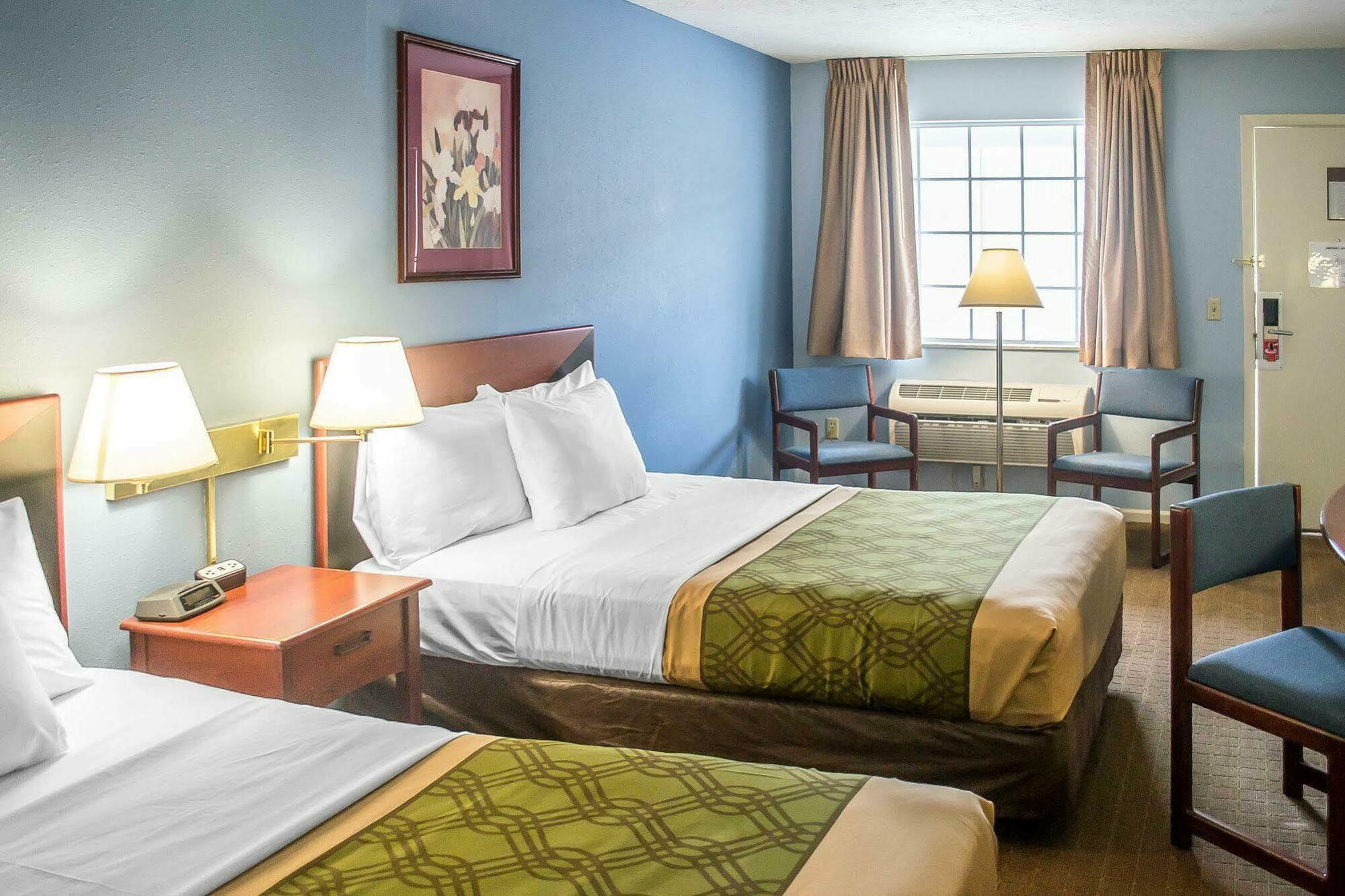 Econo Lodge Inn & Suites South Sandusky Extérieur photo